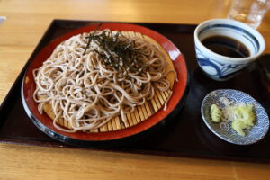そば処あいおいの店内